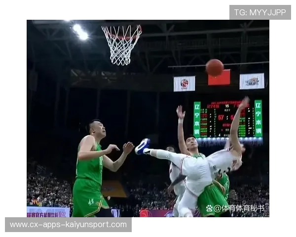 CBA广东周琦空中对决终场头球补射