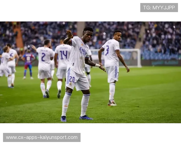 皇马二次落点形成破门机会，维尼修斯扫射成功